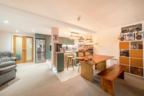 undefined, Alpha Road, Surbiton