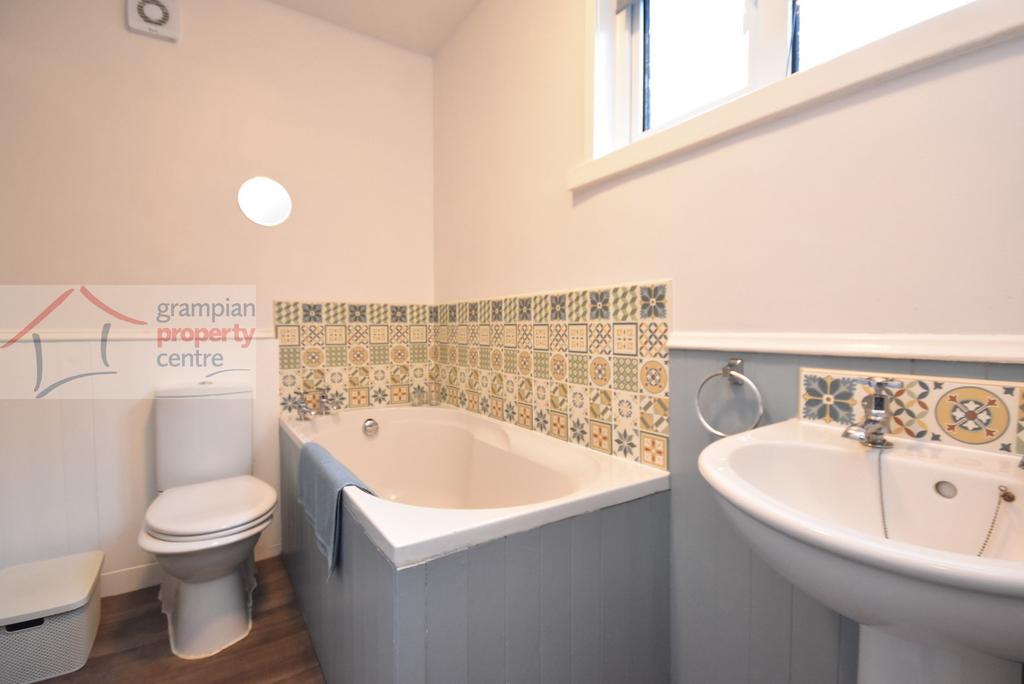Bathroom.JPG