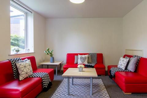 1 bedroom in a flat share to rent, De Walden Way, Bradford BD7