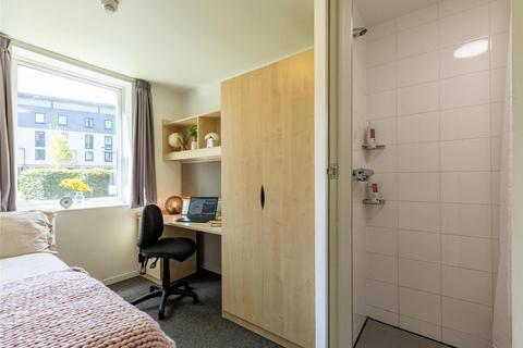 1 bedroom in a flat share to rent, De Walden Way, Bradford BD7