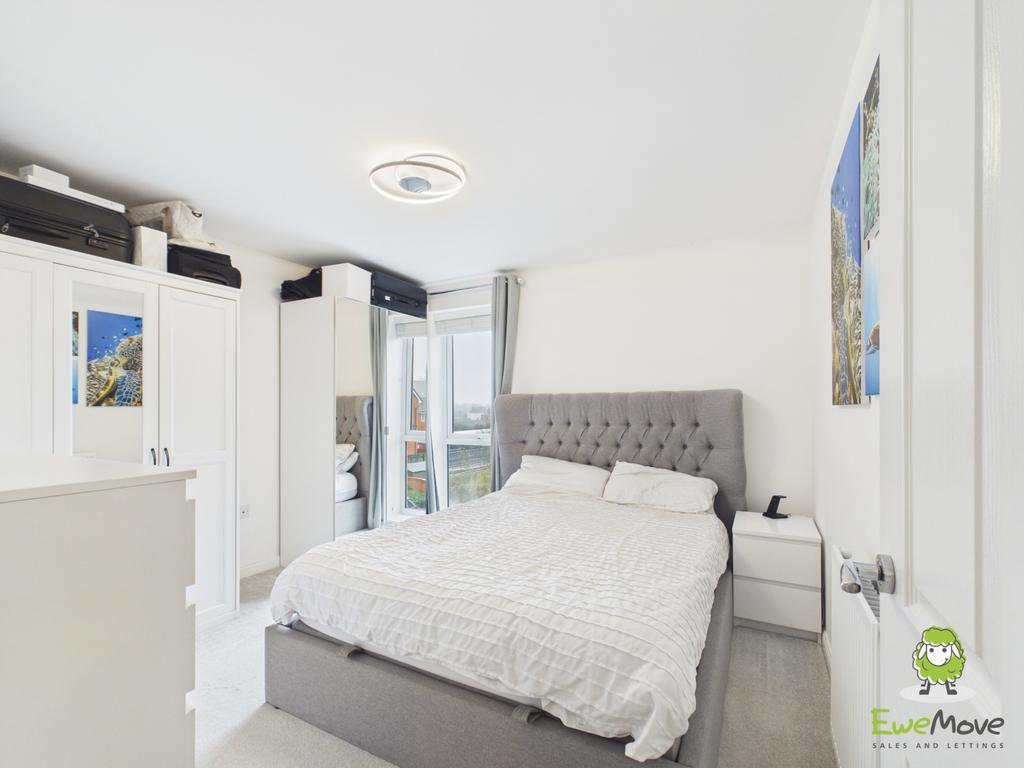 Ewe Move Estate Agents Basingstoke - 9 Lambert Cour