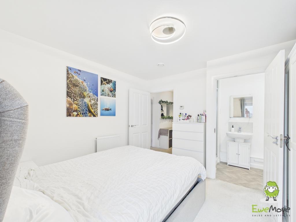 Ewe Move Estate Agents Basingstoke - 9 Lambert Cour