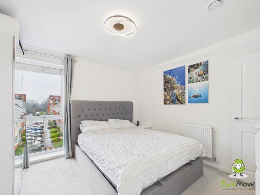 Ewe Move Estate Agents Basingstoke - 9 Lambert Cour