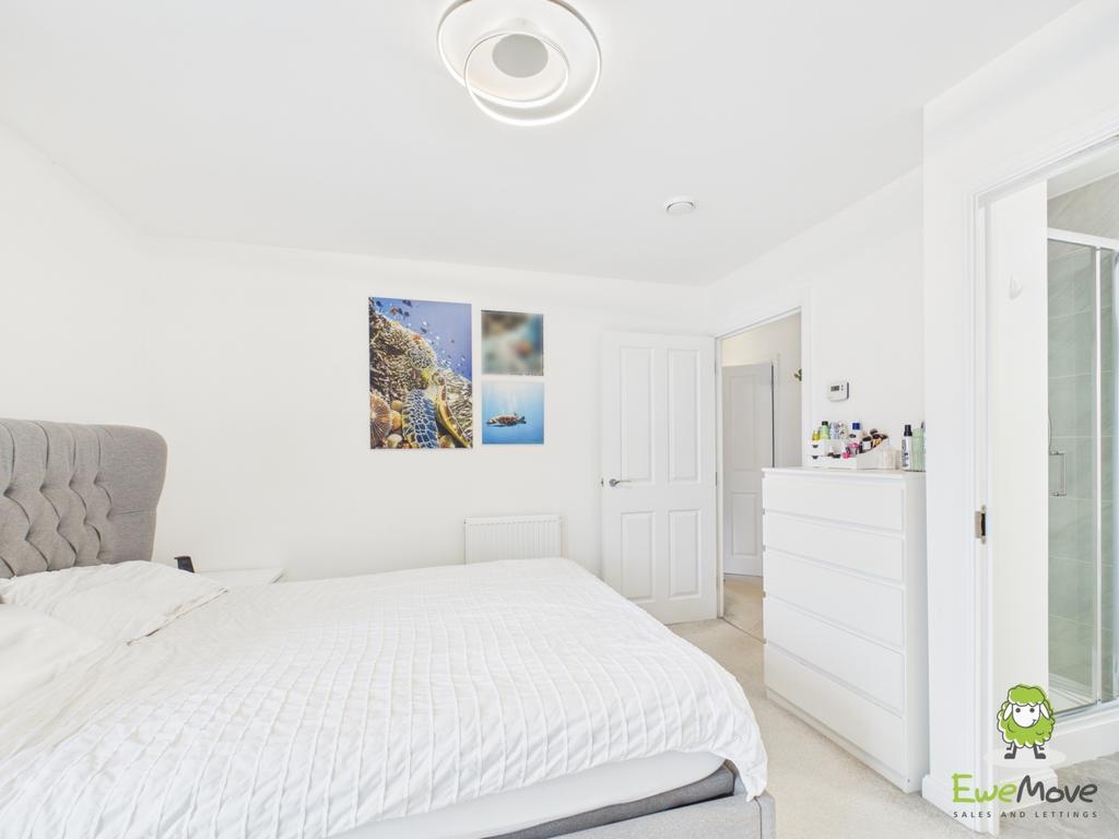 Ewe Move Estate Agents Basingstoke - 9 Lambert Cour