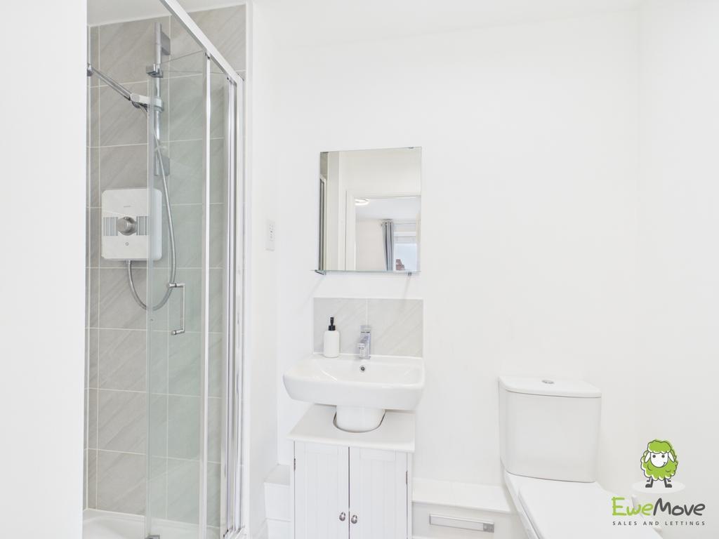 Ewe Move Estate Agents Basingstoke - 9 Lambert Cour