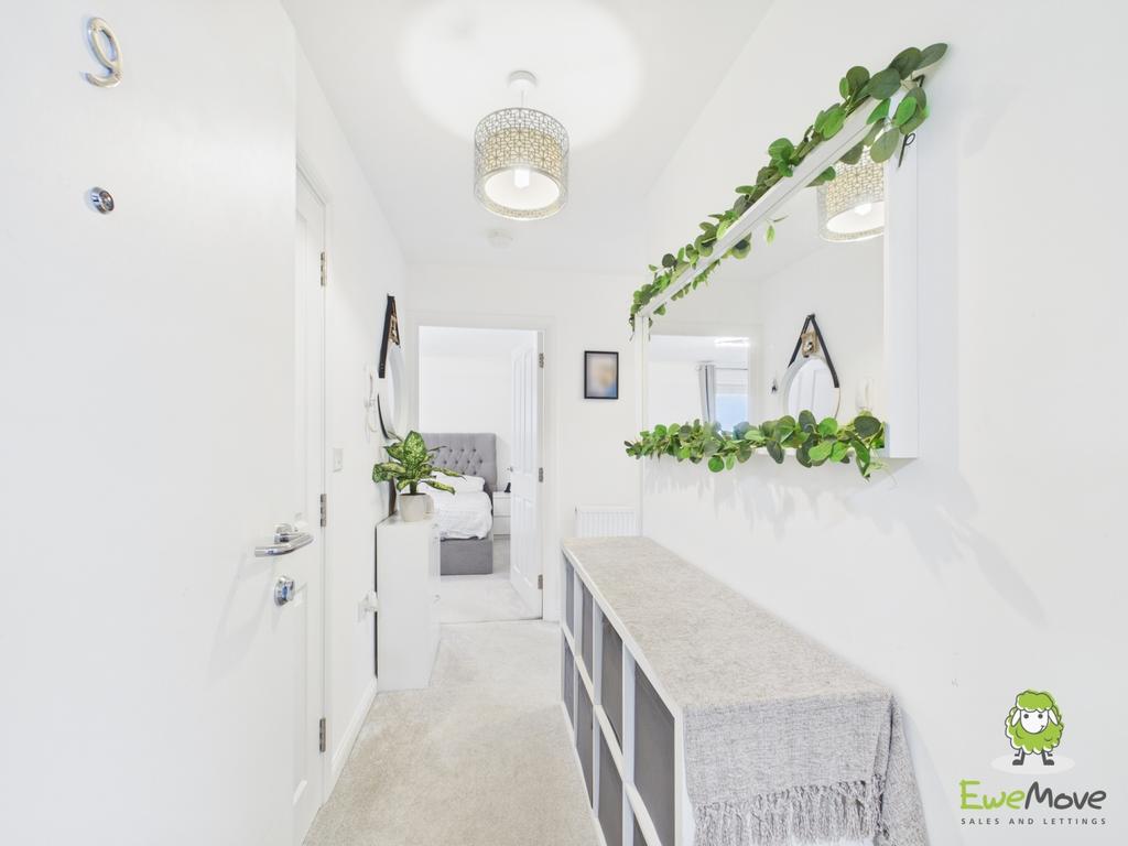 Ewe Move Estate Agents Basingstoke - 9 Lambert Cour