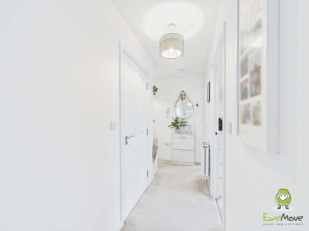 Ewe Move Estate Agents Basingstoke - 9 Lambert Cour
