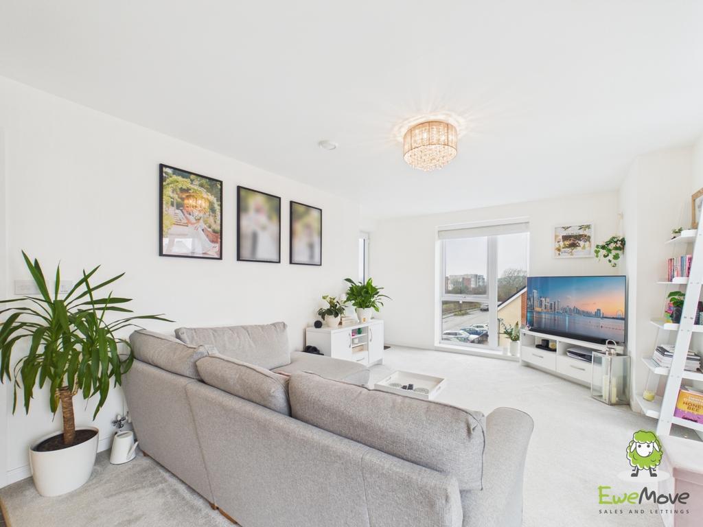 Ewe Move Estate Agents Basingstoke - 9 Lambert Cour