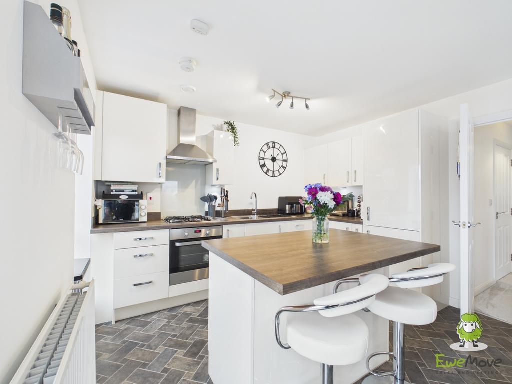 Ewe Move Estate Agents Basingstoke - 9 Lambert Cour