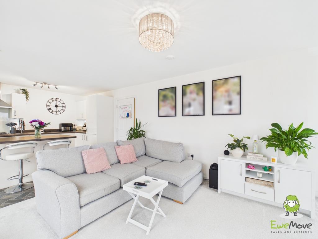 Ewe Move Estate Agents Basingstoke - 9 Lambert Cour