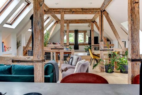 3 bedroom barn conversion to rent, Greenways, Ovingdean