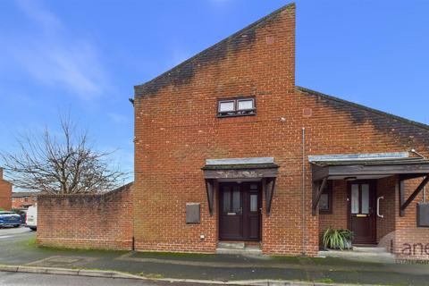 3 bedroom terraced house for sale, Sandringham Way, Waltham Cross