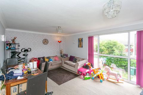 2 bedroom flat for sale, Buttermere Place, Watford, WD25