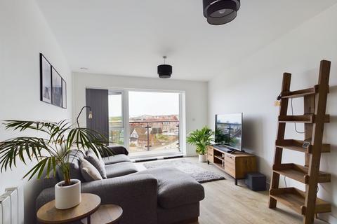 2 bedroom apartment to rent, Ifield Road, Crawley RH11