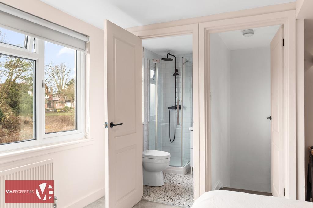 Top floor bedroom ensuite