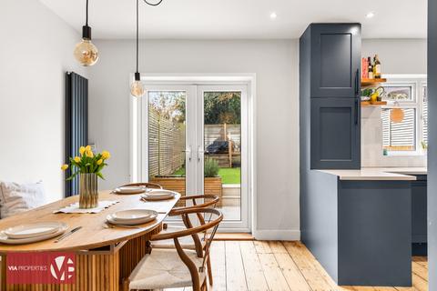 4 bedroom terraced house for sale, The Meadway, Hoddesdon EN11