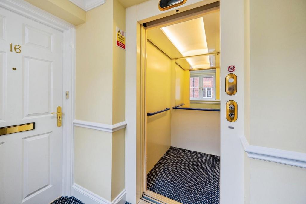 8minstercourt-15.jpg