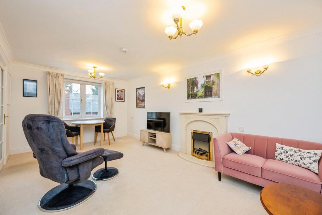 8minstercourt-13.jpg