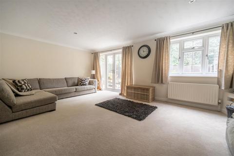 undefined, Cambrian Close, Camberley GU15