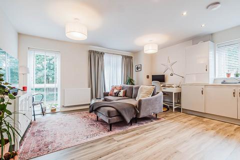 1 bedroom apartment for sale, Stretford Road, Urmston, Manchester, M41