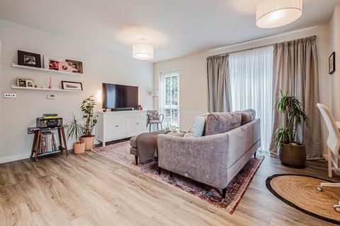 1 bedroom apartment for sale, Stretford Road, Urmston, Manchester, M41