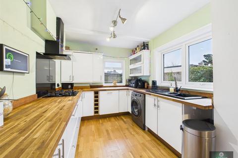 undefined, Crabbet Road, Three Bridges RH10
