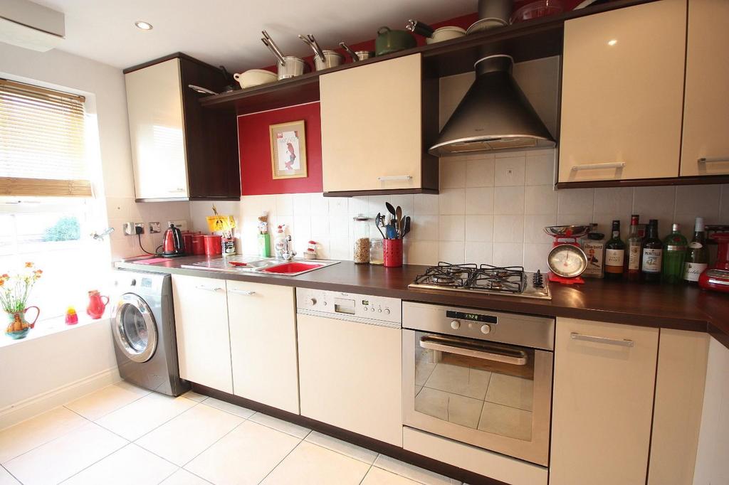Kitchen 2.jpg