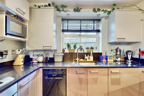 1 bedroom flat to rent, Candler Mews, TW1