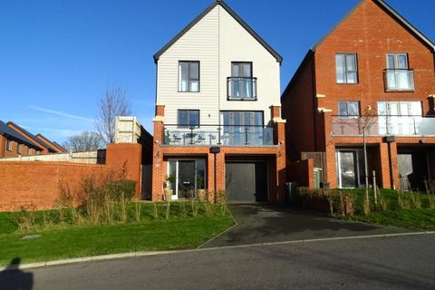 4 bedroom detached house for sale, Neptune Drive, Folkestone CT20