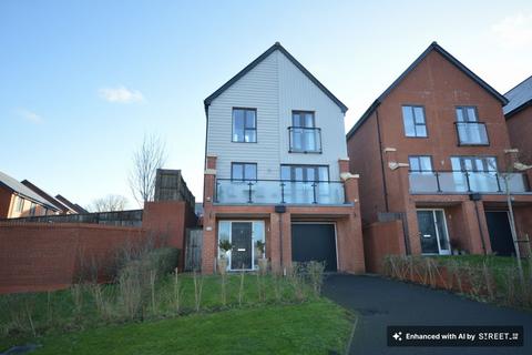 4 bedroom detached house for sale, Neptune Drive, Folkestone CT20