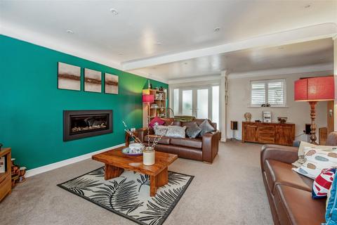 3 bedroom detached house for sale, Upper Crabbick Lane, Denmead