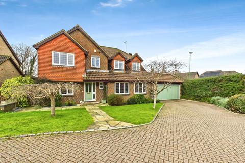 5 bedroom detached house for sale, Tennyson Close, Horsham RH12