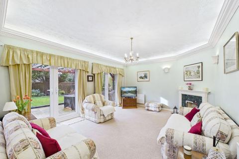 5 bedroom detached house for sale, Tennyson Close, Horsham RH12