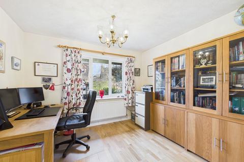 5 bedroom detached house for sale, Tennyson Close, Horsham RH12