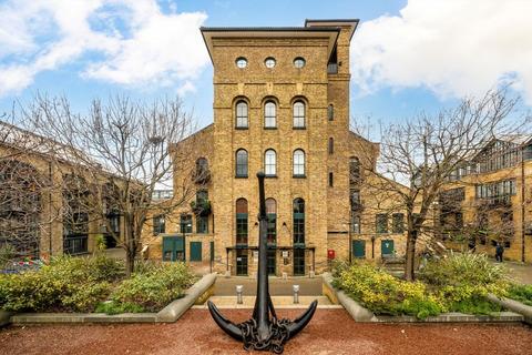 2 bedroom flat for sale, Burrells Wharf Square, London E14