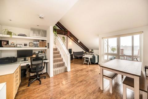 2 bedroom flat for sale, Burrells Wharf Square, London E14