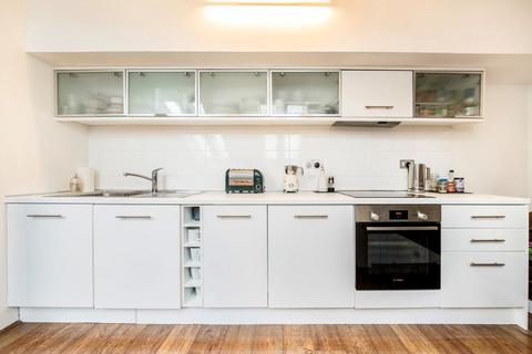 2 bedroom flat for sale, Burrells Wharf Square, London E14