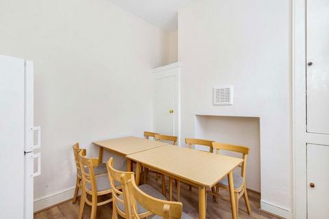 undefined, Oak Crescent, London E16
