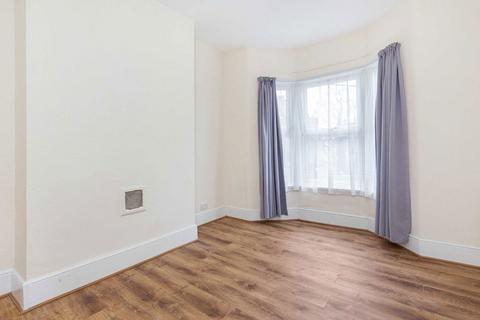 undefined, Oak Crescent, London E16
