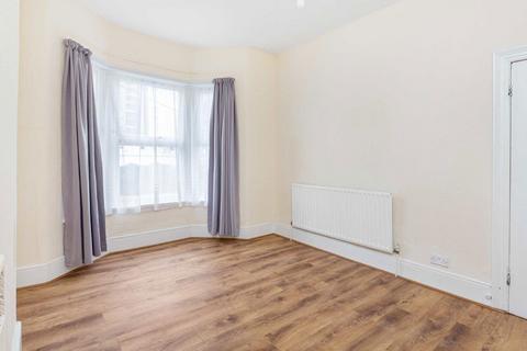 undefined, Oak Crescent, London E16