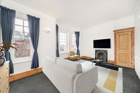 2 bedroom flat for sale, Barcombe Avenue, London SW2