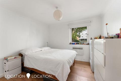 2 bedroom flat to rent, Alkham Road, Autumn House, N16