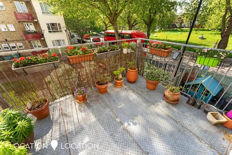 2 bedroom flat to rent, Alkham Road, Autumn House, N16