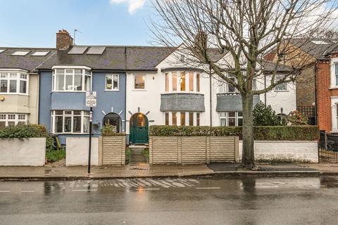 4 bedroom terraced house for sale, Culverden Road, London SW12