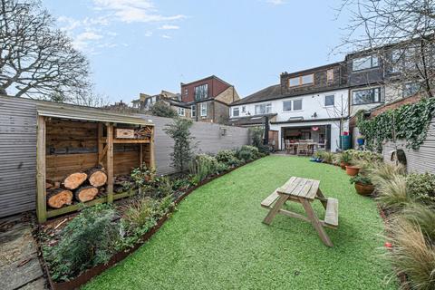4 bedroom terraced house for sale, Culverden Road, London SW12
