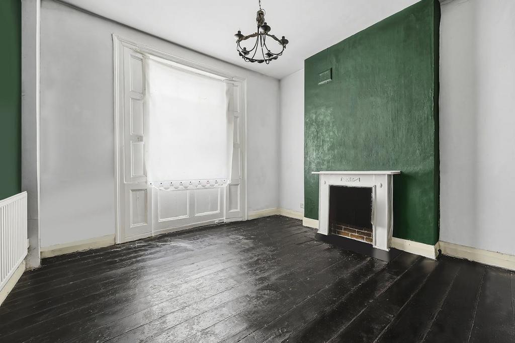 BEDROOM 1.jpg