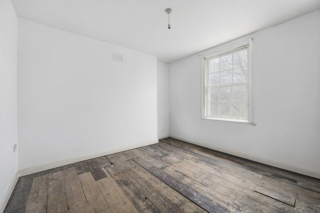 BEDROOM 7.jpg