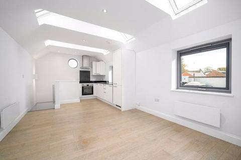undefined, Queens Road, Weybridge, Surrey, KT13