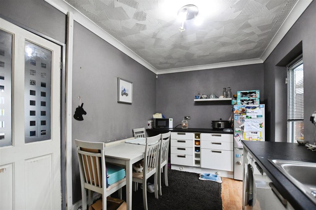 Fitted Dining Kitchen