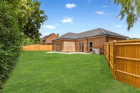 3 bedroom detached bungalow for sale, 3 Linwood Park, Arundel